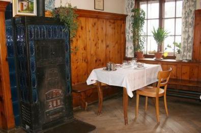 Gasthaus Zum Weissen Kreuz Hotel Samedan Ngoại thất bức ảnh