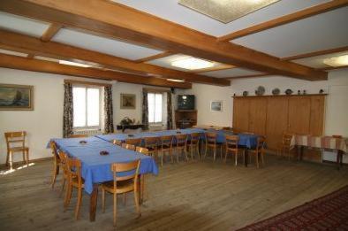 Gasthaus Zum Weissen Kreuz Hotel Samedan Ngoại thất bức ảnh